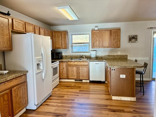 Foto del edificio - 1009 Forrest Dr