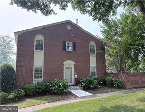 Building Photo - 4360 Greenberry Ln