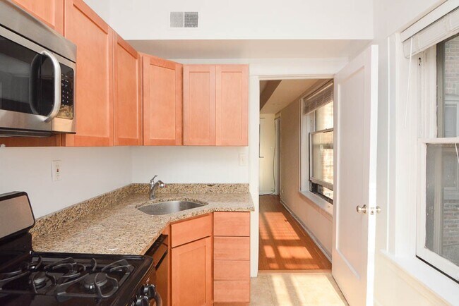 Foto del edificio - 2657 N St Louis Ave