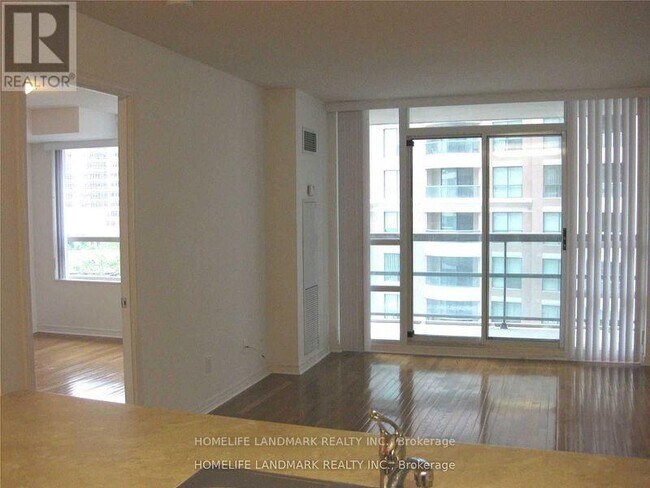 Photo du bâtiment - 509-509 Beecroft Rd