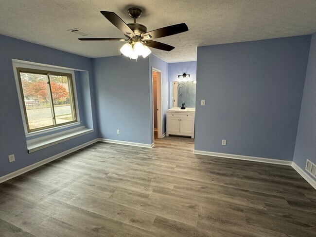 Foto del edificio - NEWLY RENOVATED HOME IN CONYERS, GA