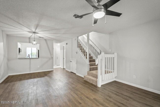 Foto del edificio - 8300 Plaza Gate Ln