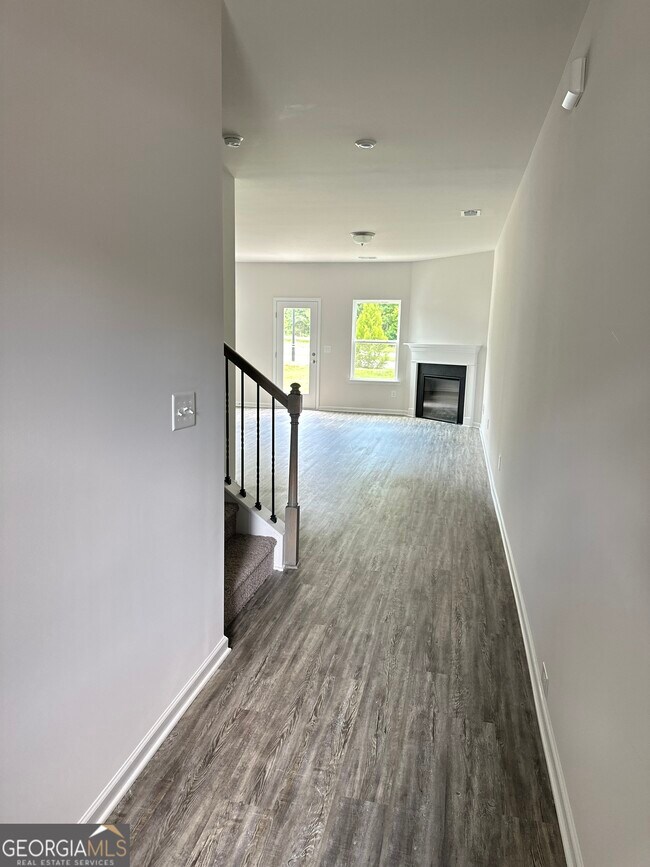 Building Photo - 1138 Chastain Dr