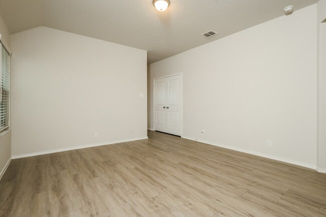 Building Photo - 5207 Jade Crossing
