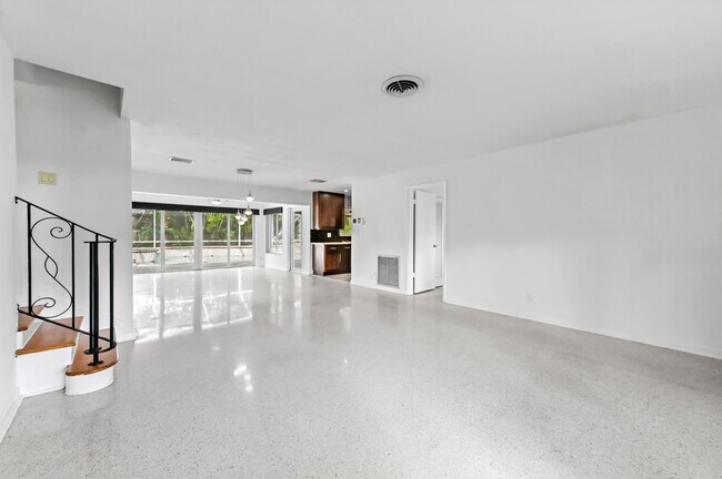 Foto del edificio - 999 NW 3rd Ave