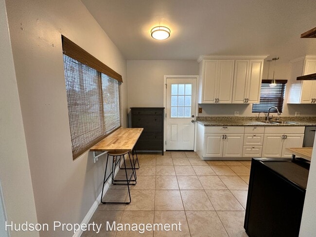 Building Photo - 3 br, 1 bath House - 903 W. Olive Ave. - 1...