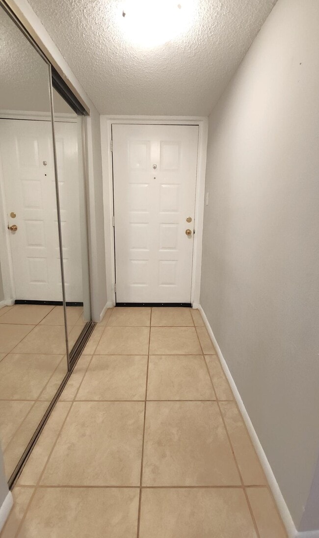 Building Photo - 820 Lavers Cir