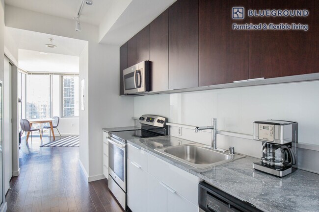 Foto del edificio - 288 106th Ave NE