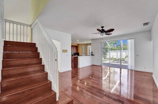 Building Photo - 10730 NW 56th Ct