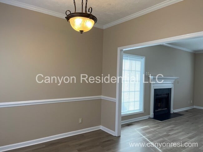 Foto del edificio - 825 Connaly Dr