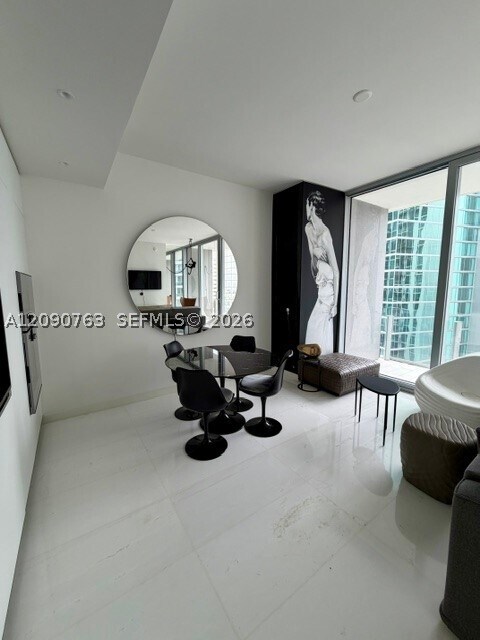 Foto del edificio - 300 Biscayne Blvd