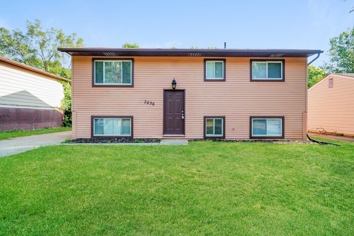 Primary Photo - Charming 4 Bedroom Home