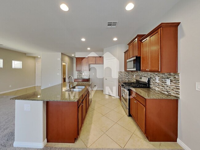 Building Photo - 6834 Majestic Palm Dr