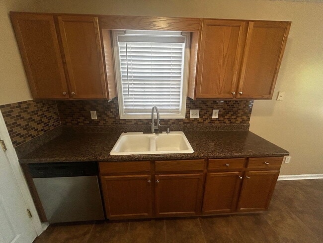 Building Photo - Single Family Home