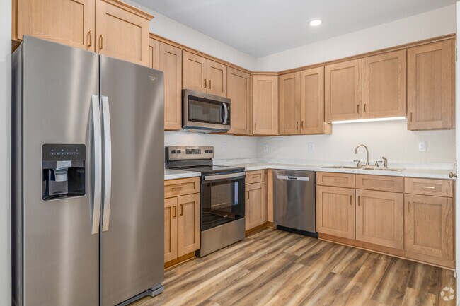 2 habitaciones, 2 baños - 920 pies cuadrados - Cocina - 708 S Parrish St - A 55+ Community