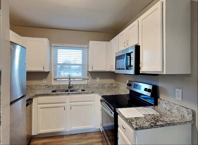 Foto del edificio - 2497 Brentwood Rd