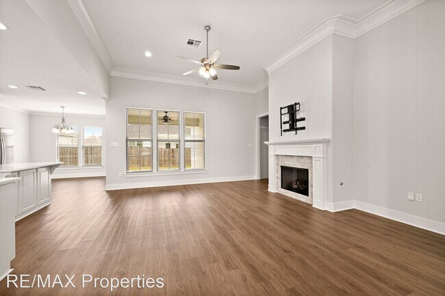 Building Photo - 3 br, 2 bath House - 545 Silverbill Ln