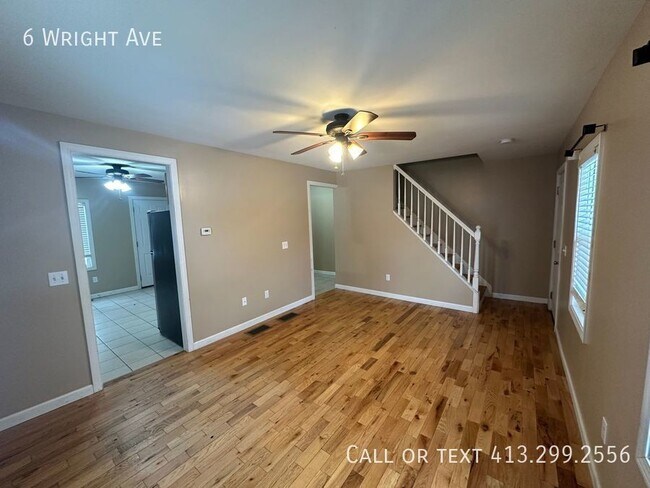 Building Photo - Two Bedroom Gem Located in the Heart of No...