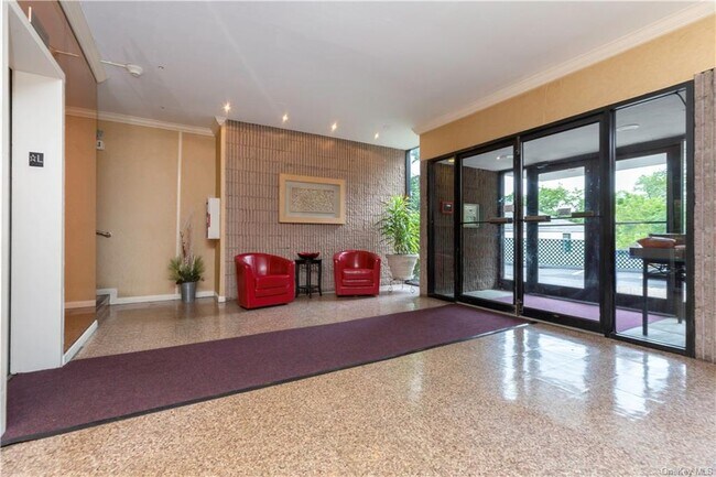 Foto del edificio - 130 Colonial Pkwy