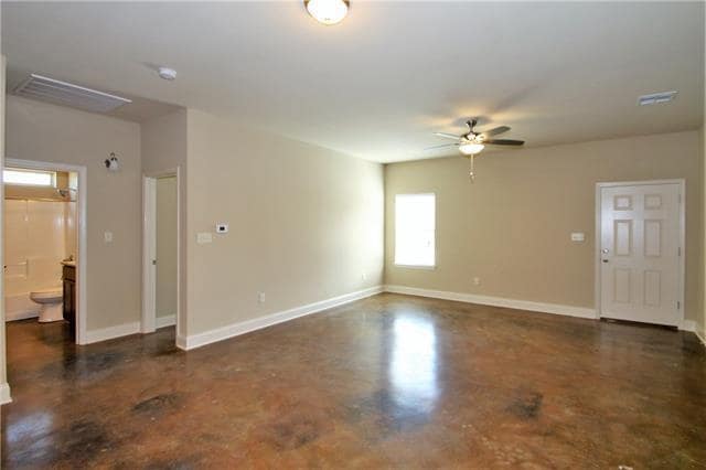 Building Photo - 124 Kimble St