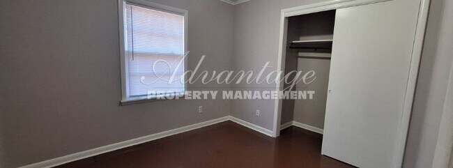 Building Photo - Charming Newly Renovated Home In East Memp...