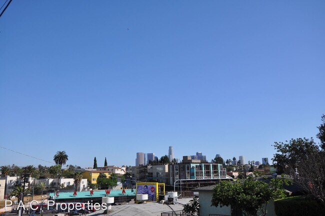 Foto del edificio - 3 br, 2.5 bath Apartment - 2119 Elsinore S...