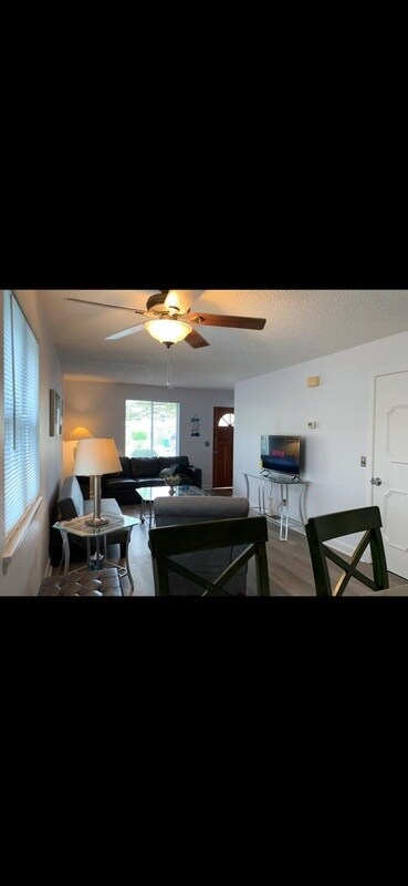 Foto del edificio - 782 8th Ave S