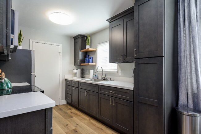 Foto del edificio - 1176 King St