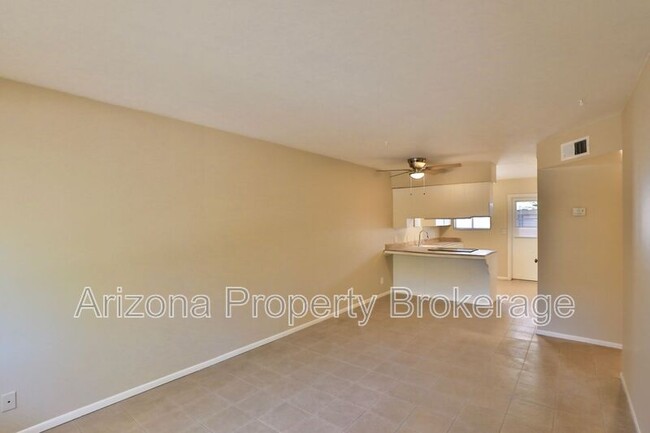 Foto del edificio - 2323 S College Ave