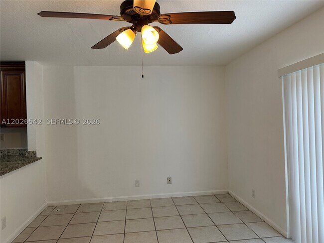 Foto del edificio - 824 Summit Blvd