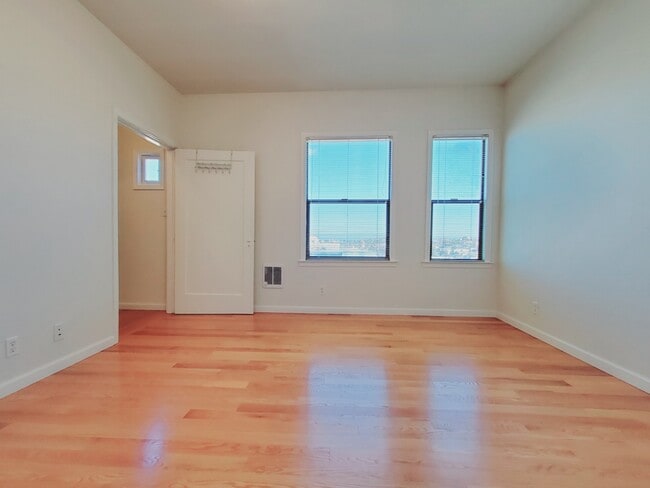Building Photo - 2555 Market St