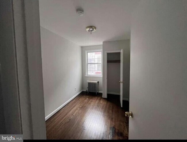 Foto del edificio - 722 W Maple Ave