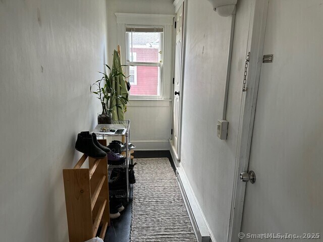 Foto del edificio - 22 Donahue Pl