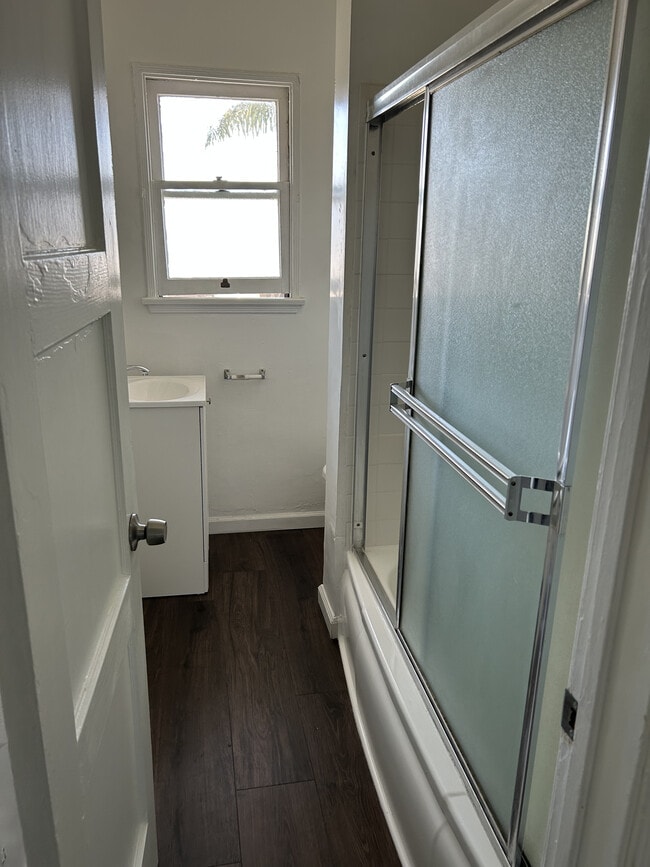 Building Photo - 2032-2106 Delaware Ave