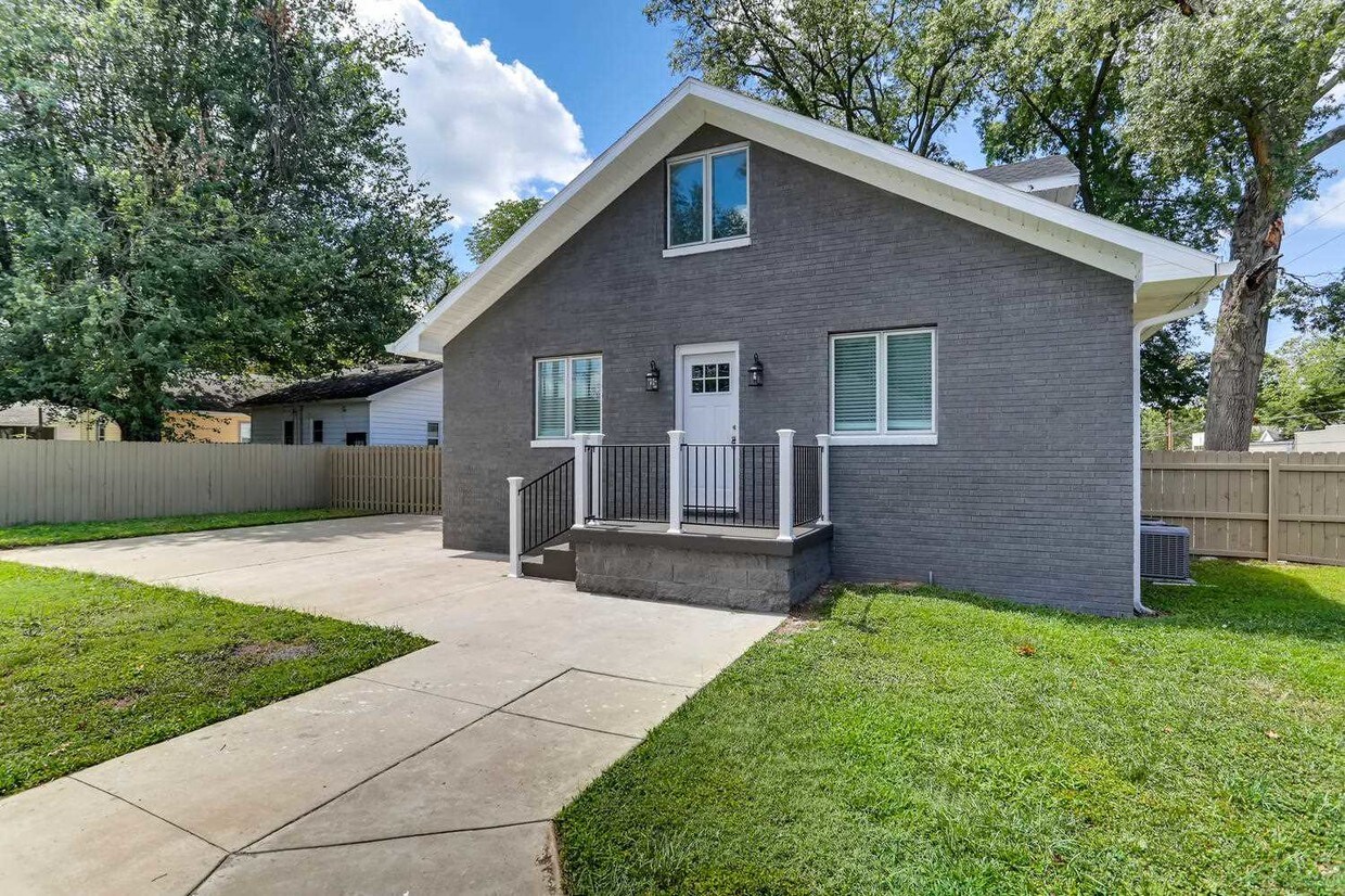 Foto principal - 700 S Bennighof Ave