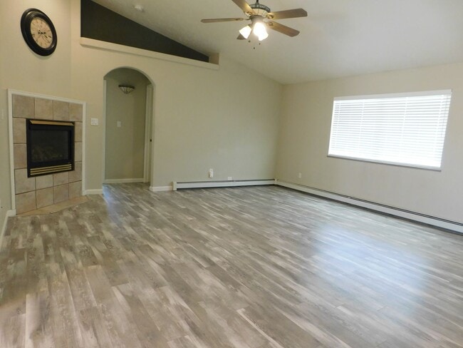 Building Photo - Spacious Home in Fruita w/Office