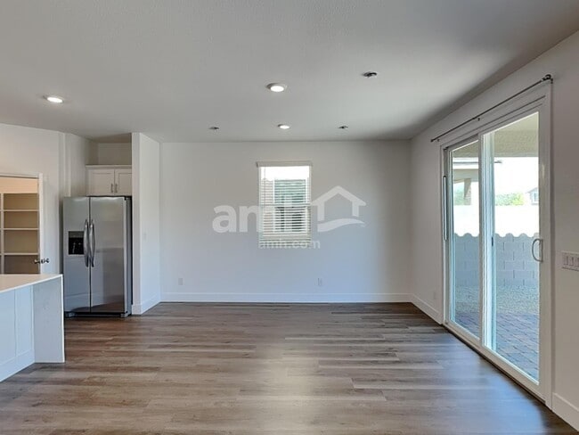 Building Photo - 9555 Harkes Dr