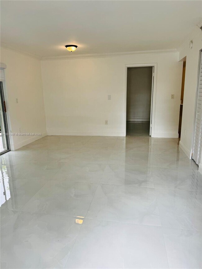 Building Photo - 6961 SW 129th Ave