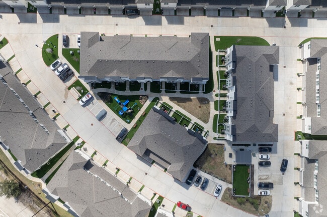 Toma aérea de la comunidad - Enclave at Mason Creek