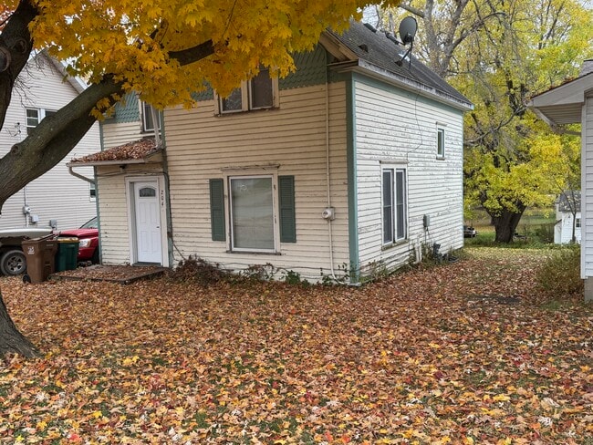 Foto del edificio - 204 Independence Ave S