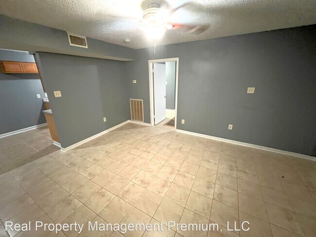 Building Photo - 2 br, 2 bath House - 8433 Governor Dr., Un...