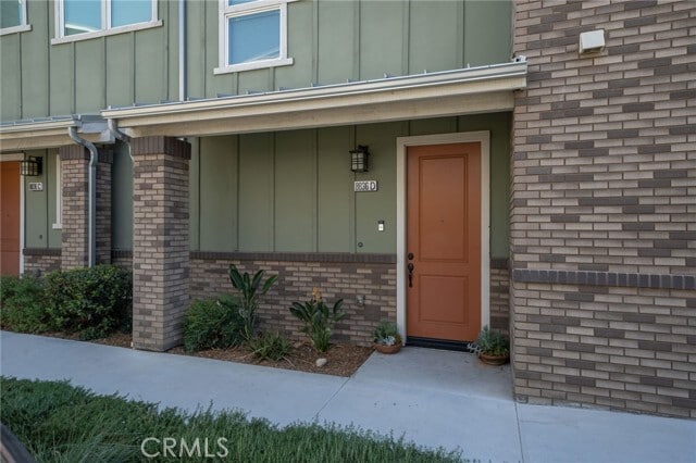 Foto del edificio - 8836 Jacaranda Ave