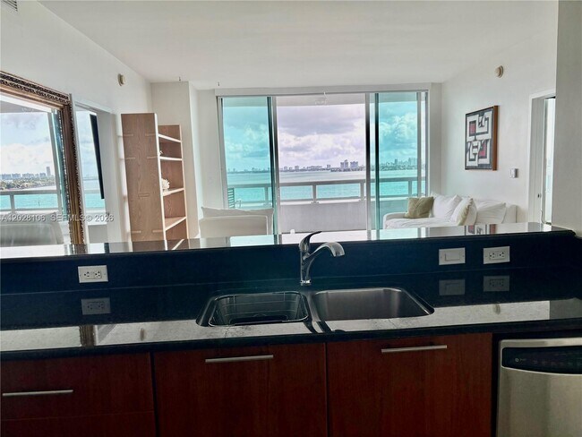 Foto del edificio - 1800 N Bayshore Dr