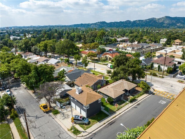 Building Photo - 112 Grandview St