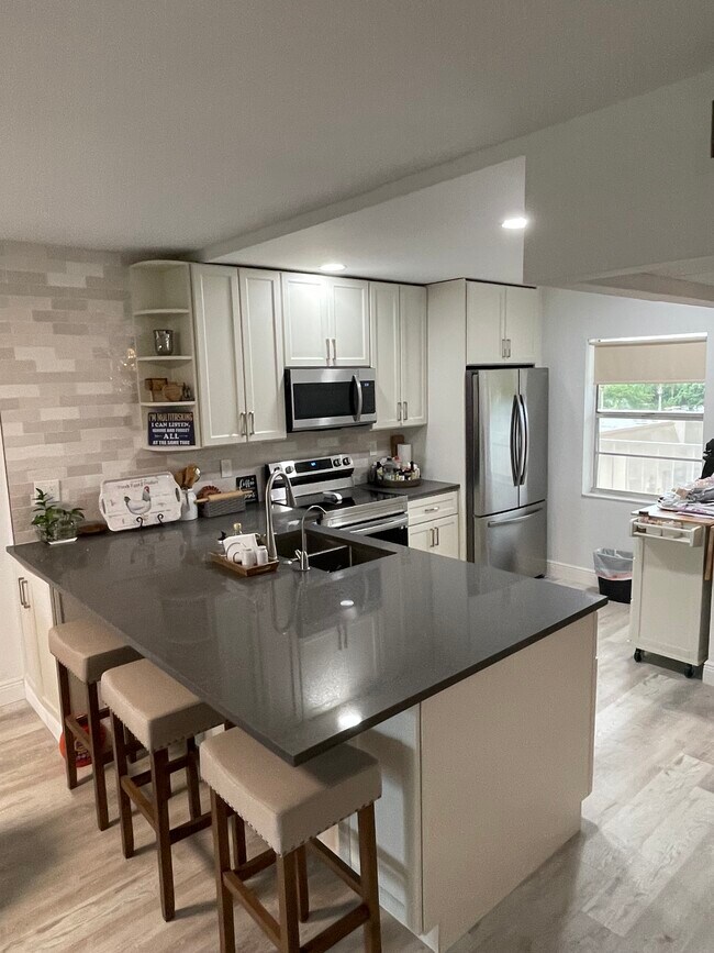 Foto del edificio - 1020 Country Club Dr