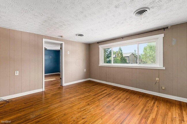 Building Photo - 2 br, 1 bath Duplex - 1587 Garling Avenue 1/2