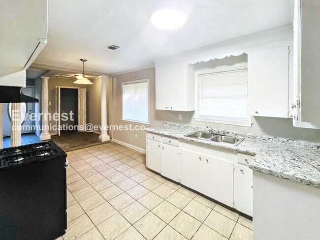 Foto del edificio - 3010 Center St