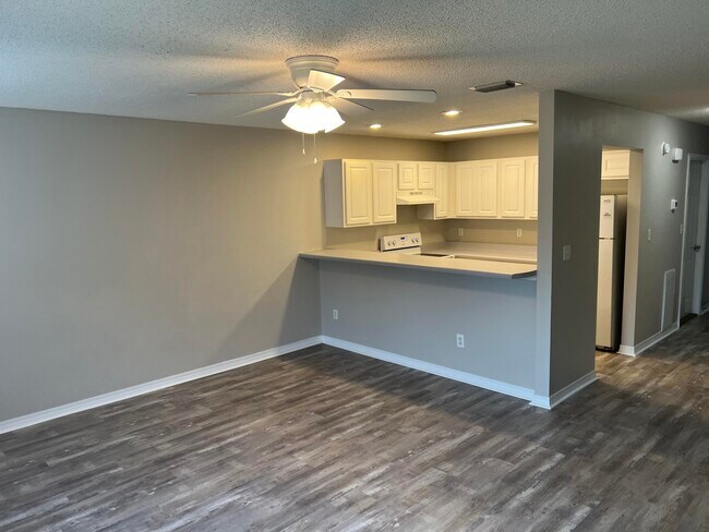 Building Photo - 2263 Whitman Ln