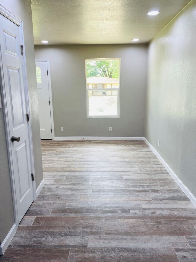 Foto del edificio - 5350 Dewberry Ln, Beaumont, TX 77705