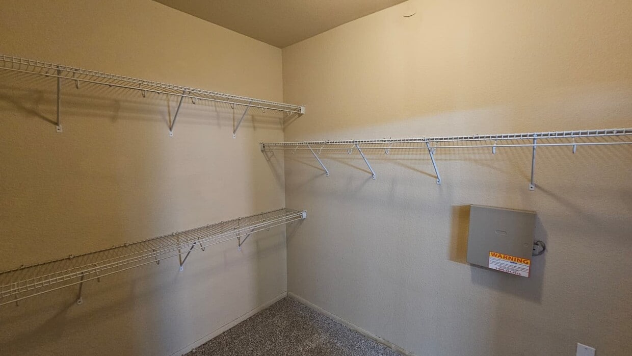 Building Photo - 5750 Ranch Prairie Tr